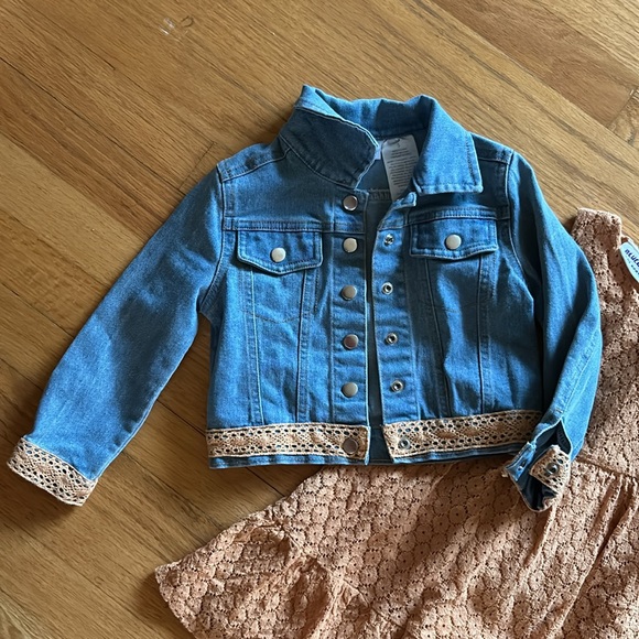 8 Piece 5t Girls Bundle - Picture 5 of 16